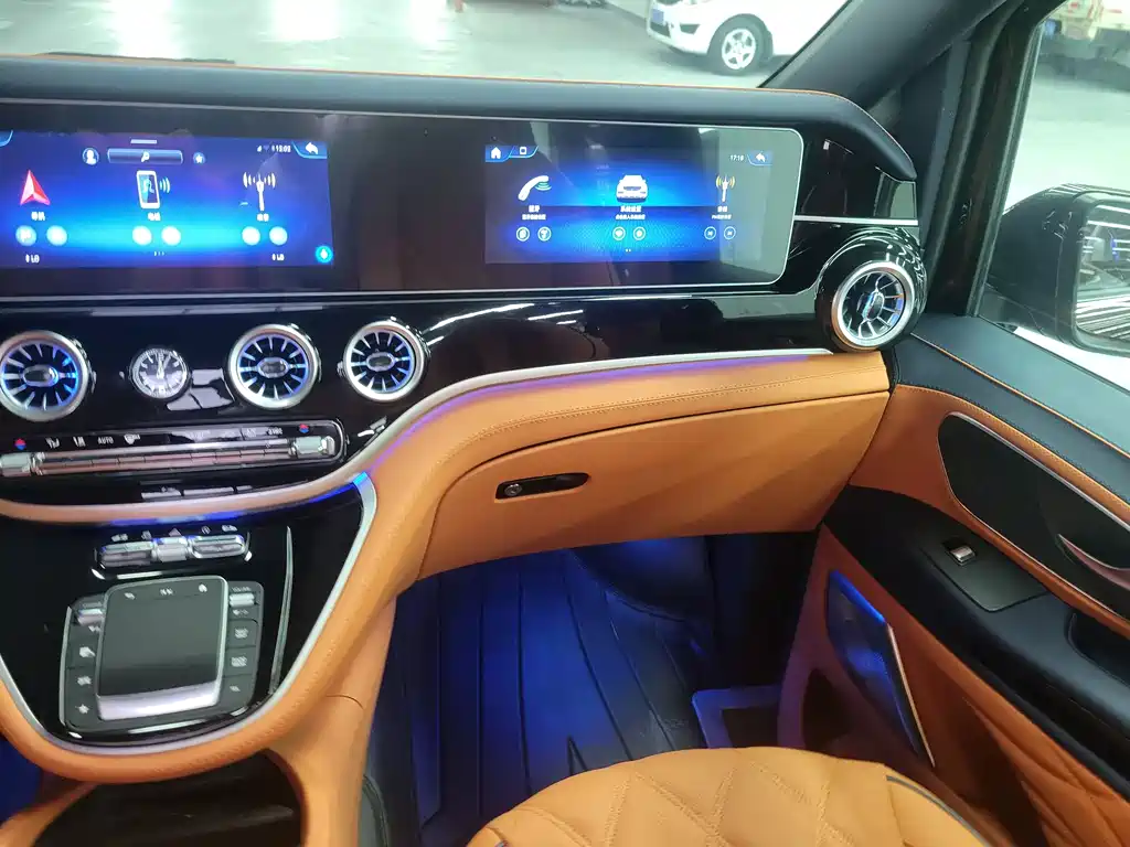 Mercedes-Benz Vito 2021 2.0T Elite 7 мест