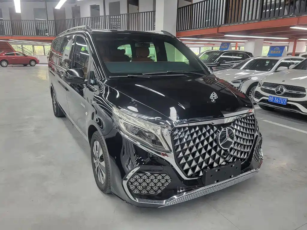 Mercedes-Benz Vito 2021 2.0T Elite 7 мест