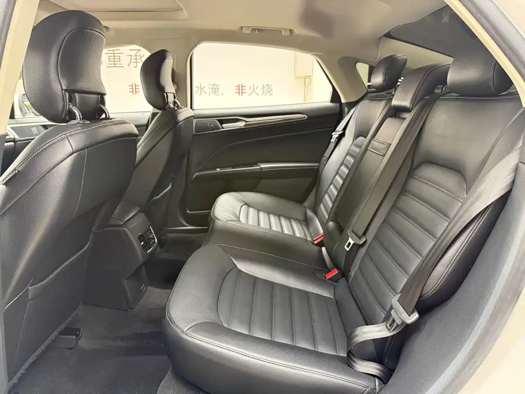 Ford Mondeo - фото 11