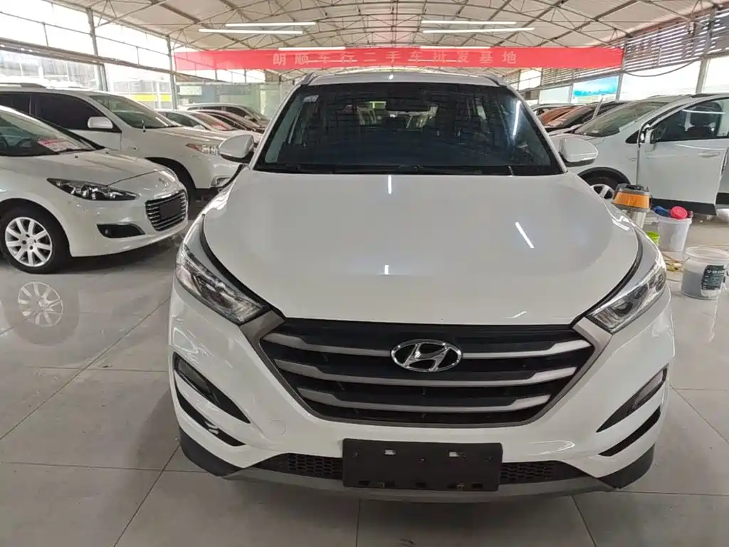 Hyundai Tucson 2015 2.0L AT