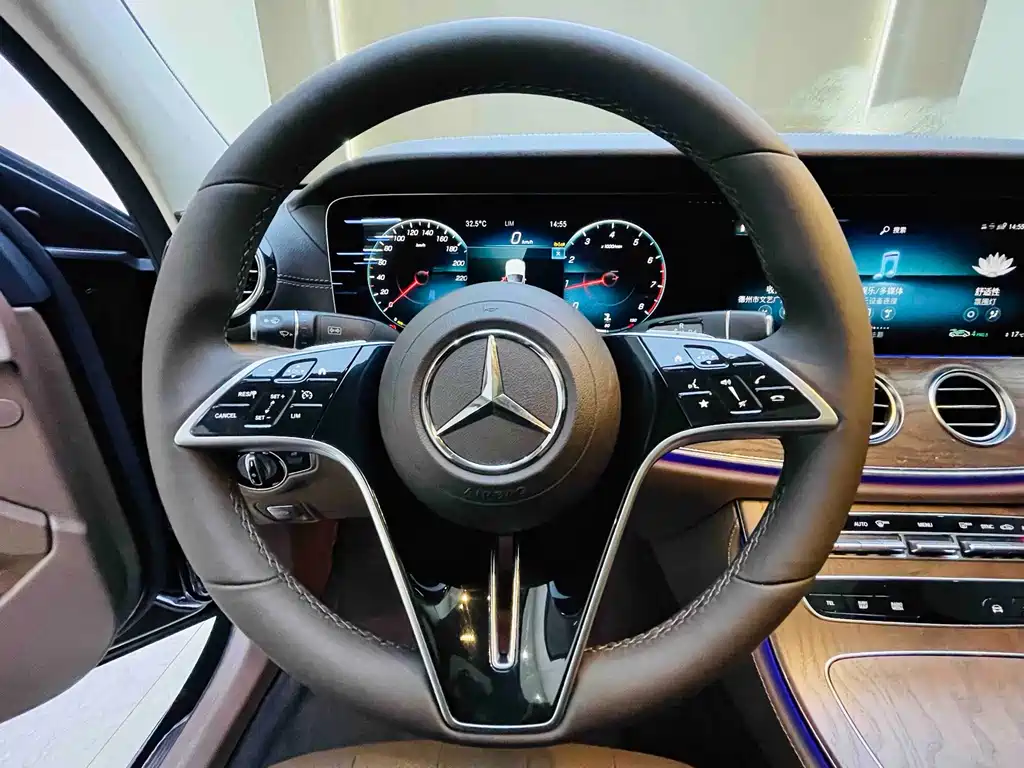 Mercedes-Benz E-Class — миниатюра 8