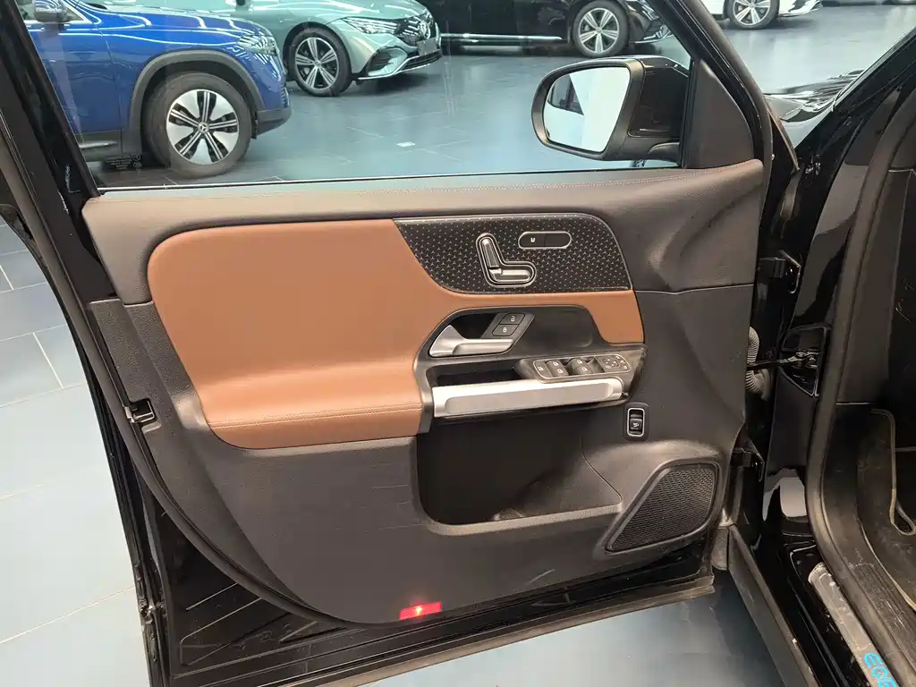 Mercedes-Benz EQB — миниатюра 8