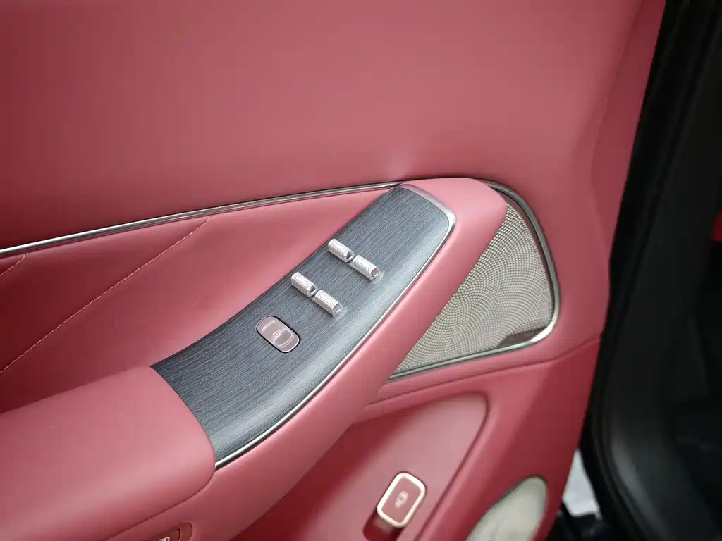 Aito M8 2025 Max+ 53.4kWh 5 мест (192 ）