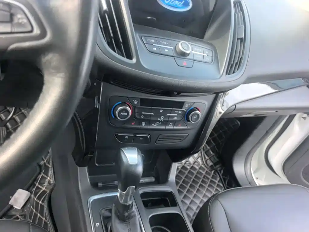 Ford Kuga — миниатюра 13