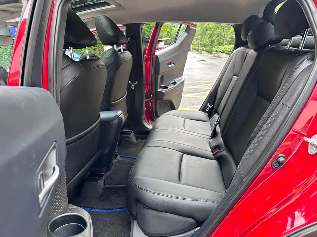 Toyota C-HR — миниатюра 12