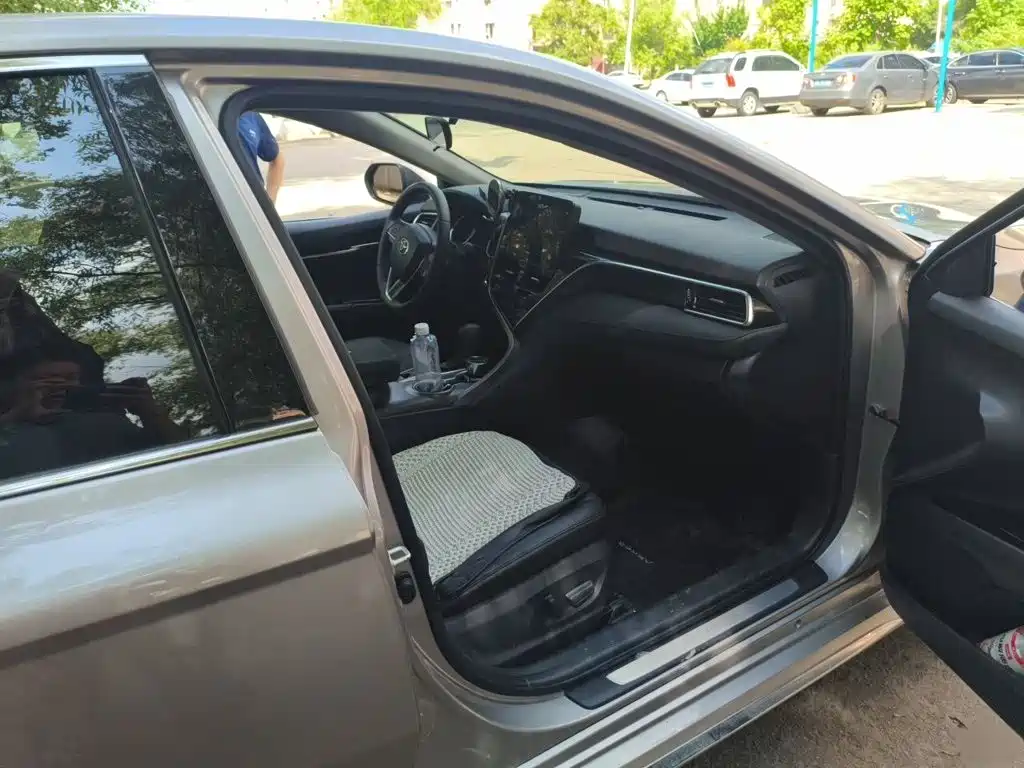 Toyota Camry — миниатюра 20