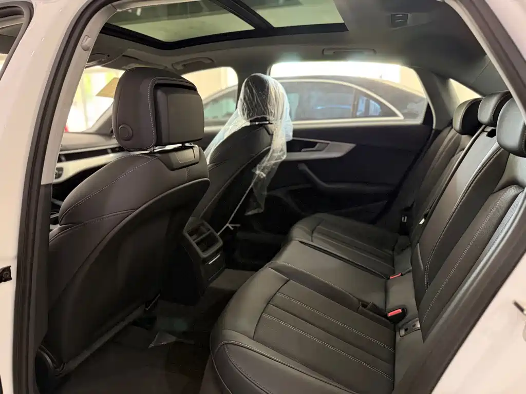 Audi A4L 2023 40 TFSI Fashion