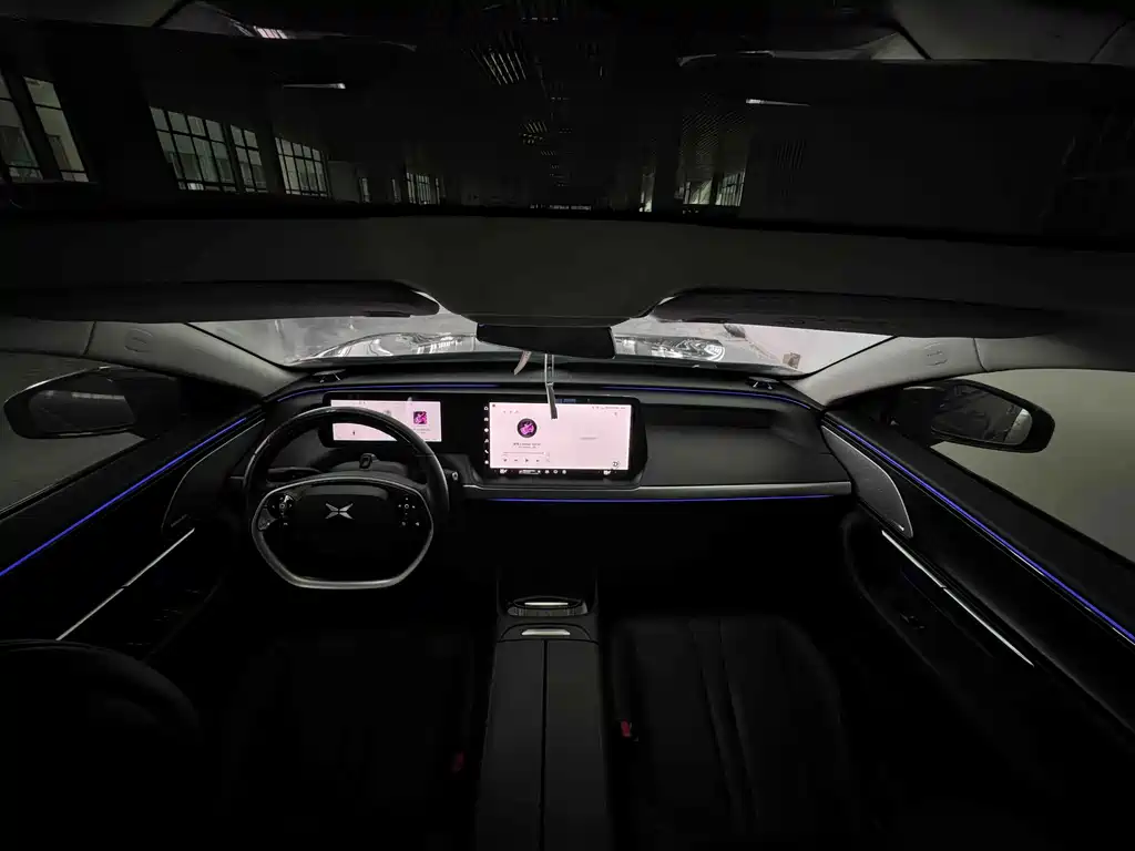 XPeng P7 — миниатюра 10
