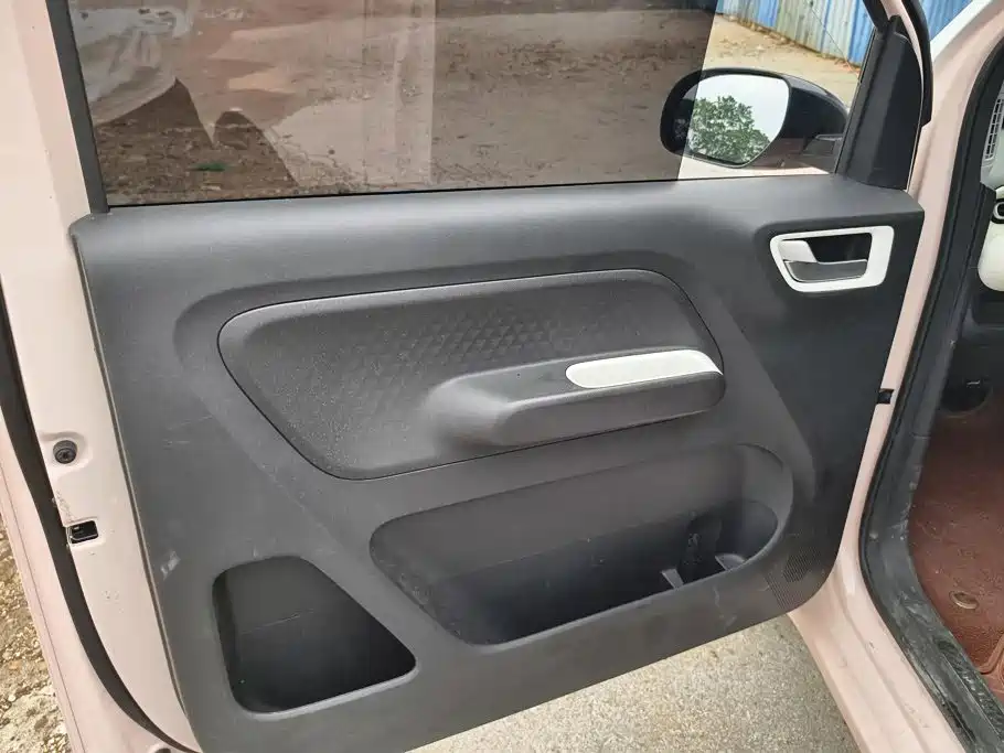 Wuling MINIEV — миниатюра 7