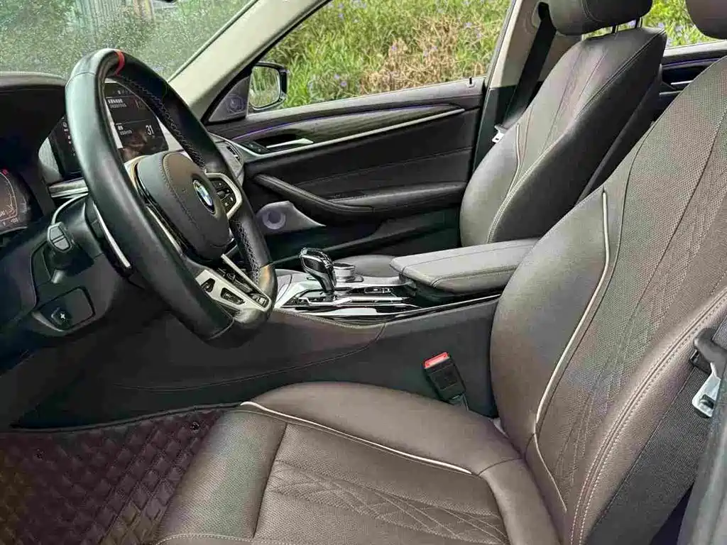BMW 5 Series — миниатюра 9