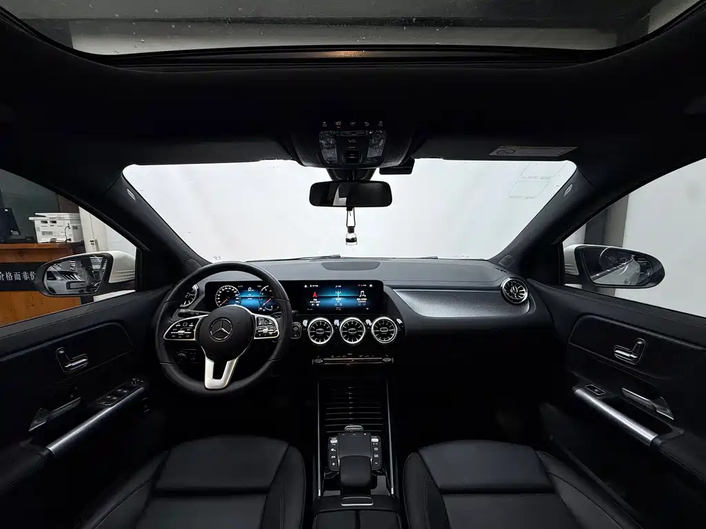 Mercedes-Benz GLA — миниатюра 12