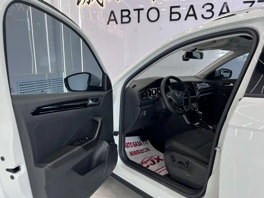 Volkswagen T-Roc 2022 280TSI DSG PLUS