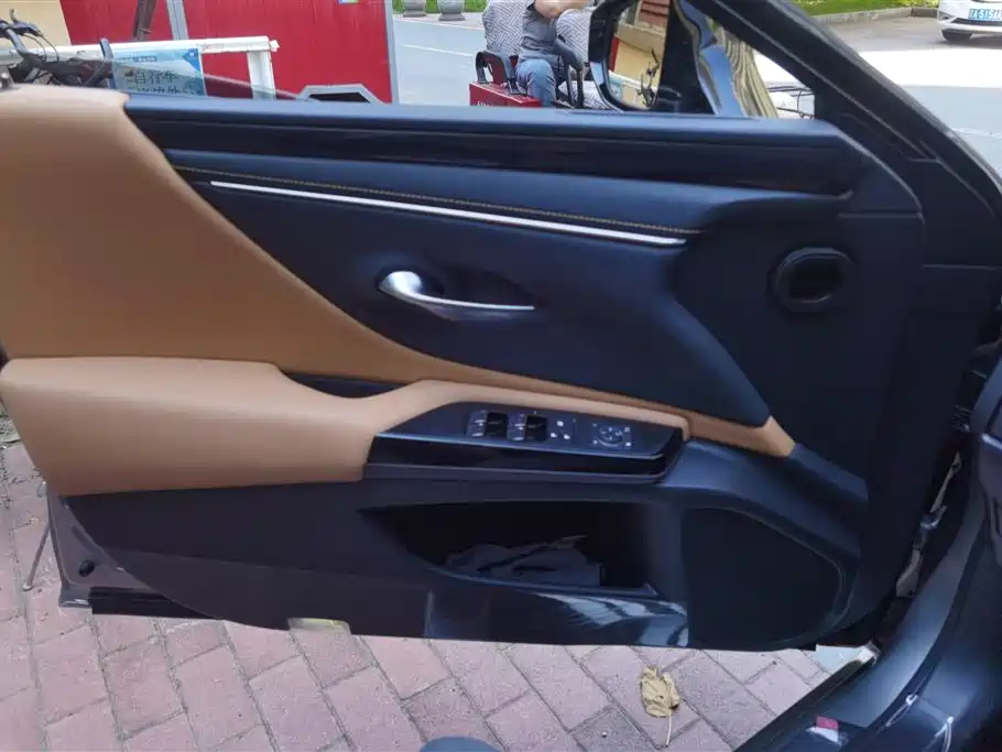 Lexus ES 2023 200