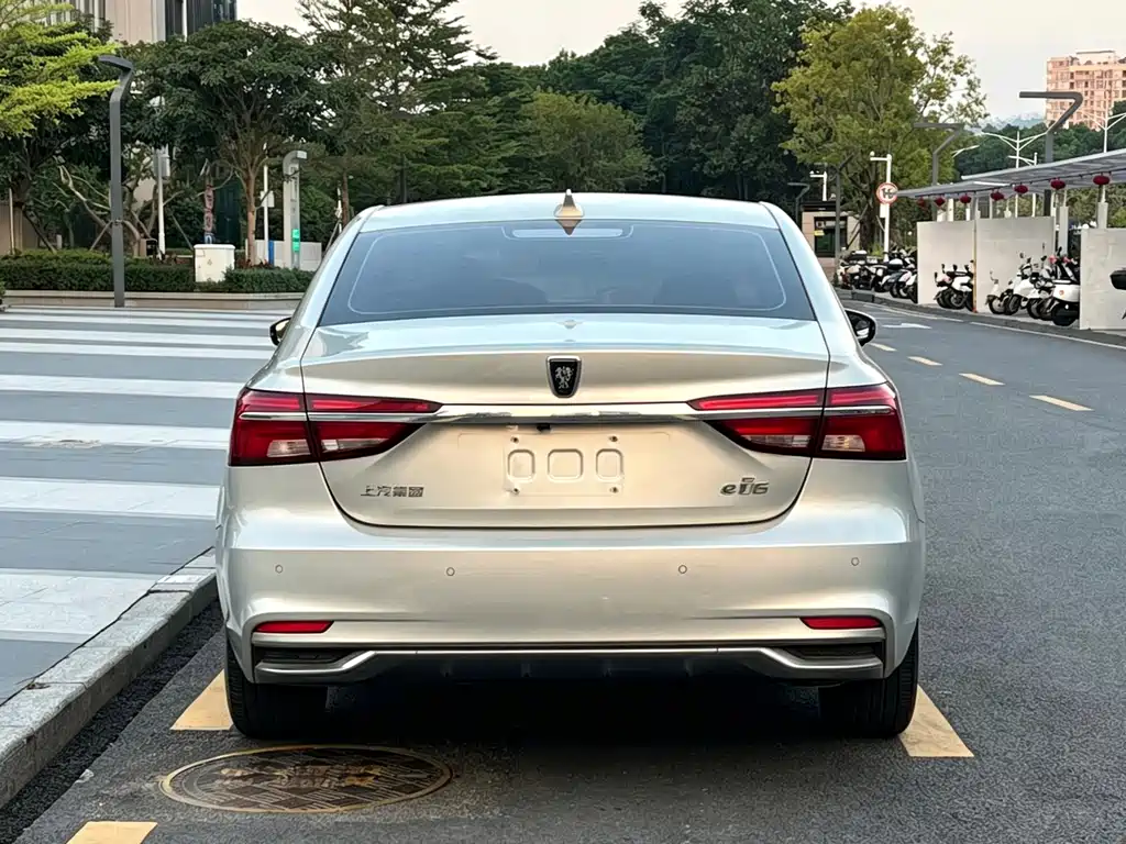Roewe i6 New Energy — миниатюра 10
