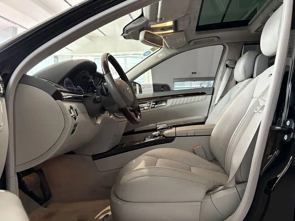 Mercedes-Benz S-Class — миниатюра 24