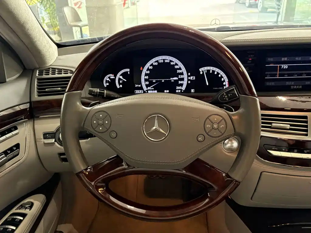 Mercedes-Benz S-Class — миниатюра 10