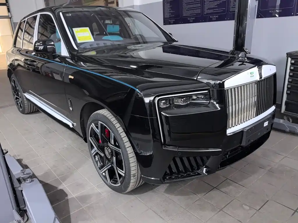 Rolls-Royce Cullinan 0