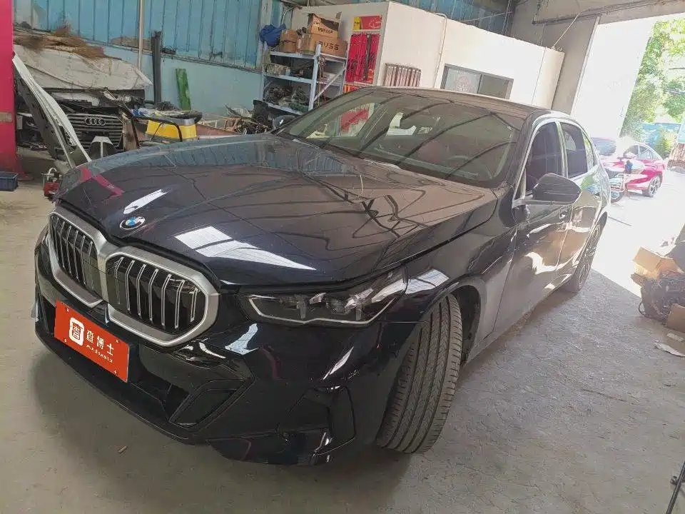BMW 5 Series 2025