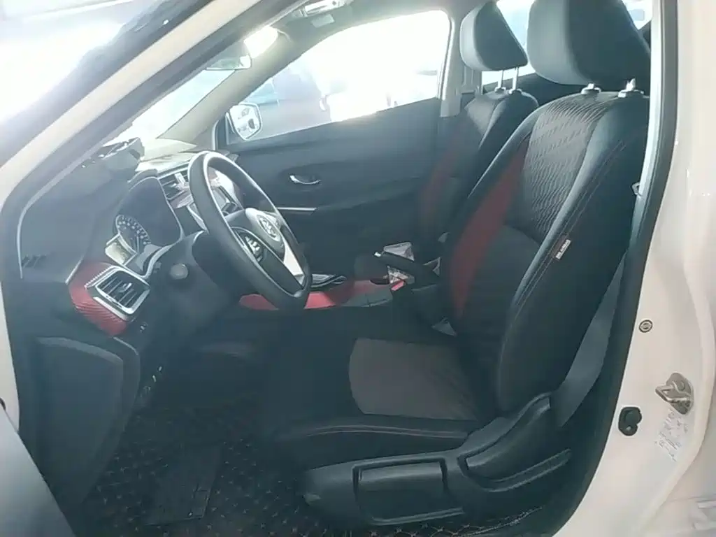Nissan Bluebird — миниатюра 15