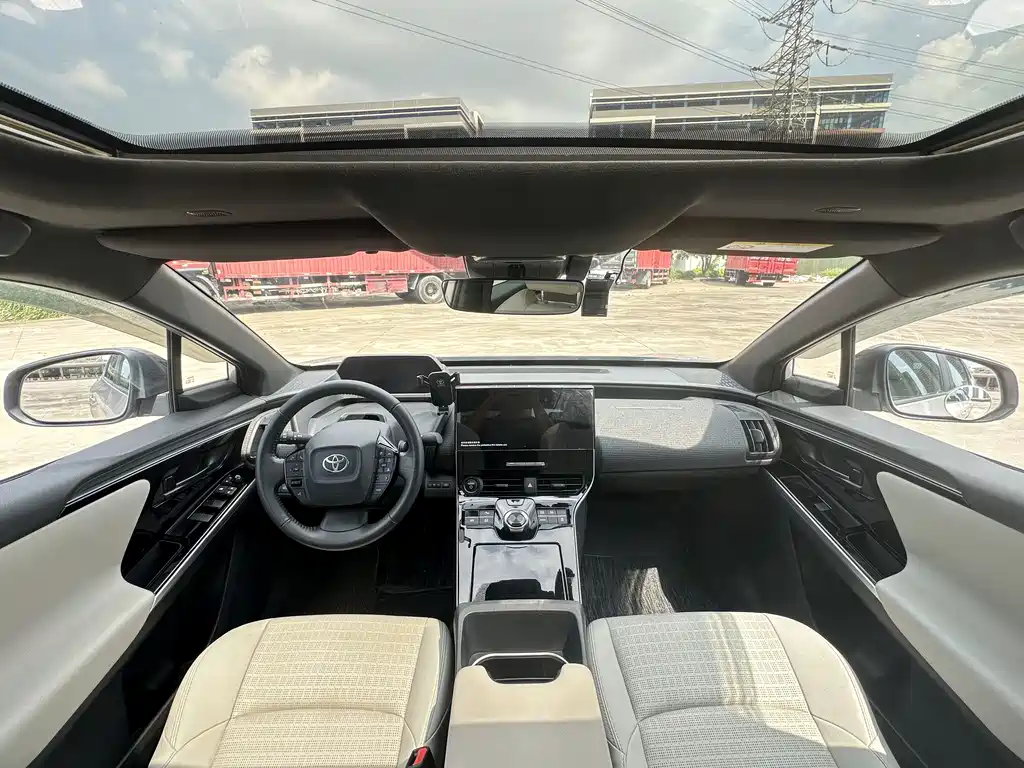Toyota bZ4X — миниатюра 11