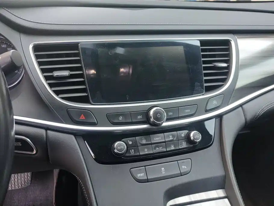 Buick LaCrosse — миниатюра 13