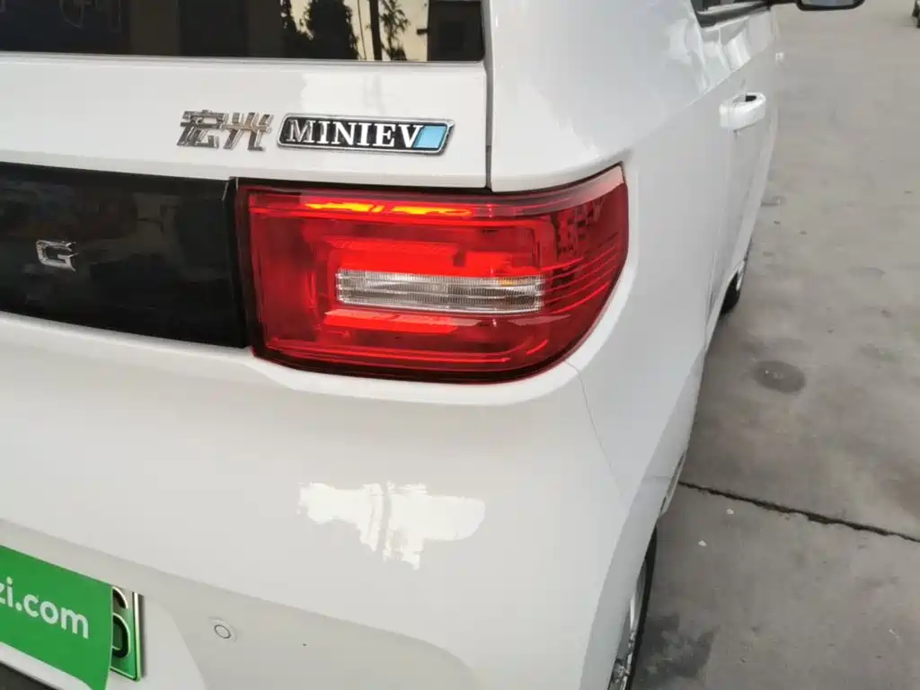 Wuling MINIEV — миниатюра 8
