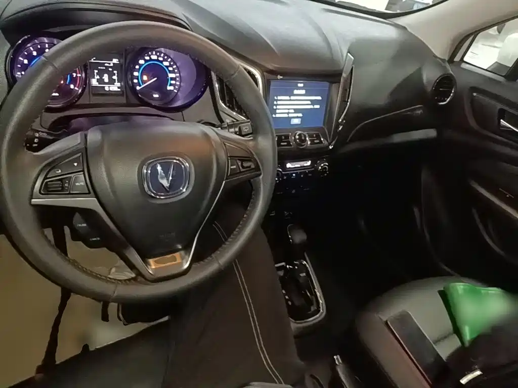 Changan CS15 — миниатюра 10