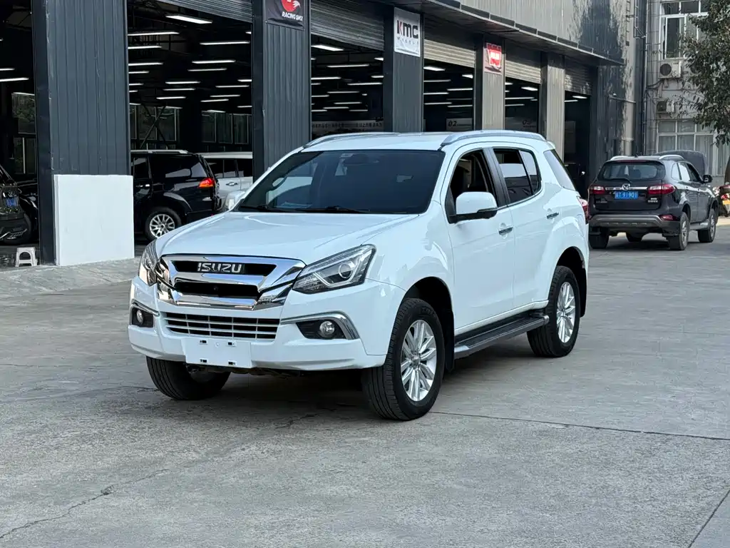 ISUZU MU X SHEPHERD RANGER