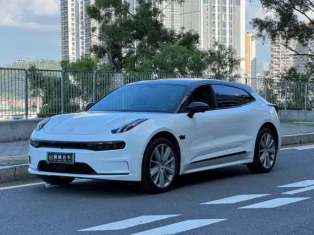 2022 Zeekr 001