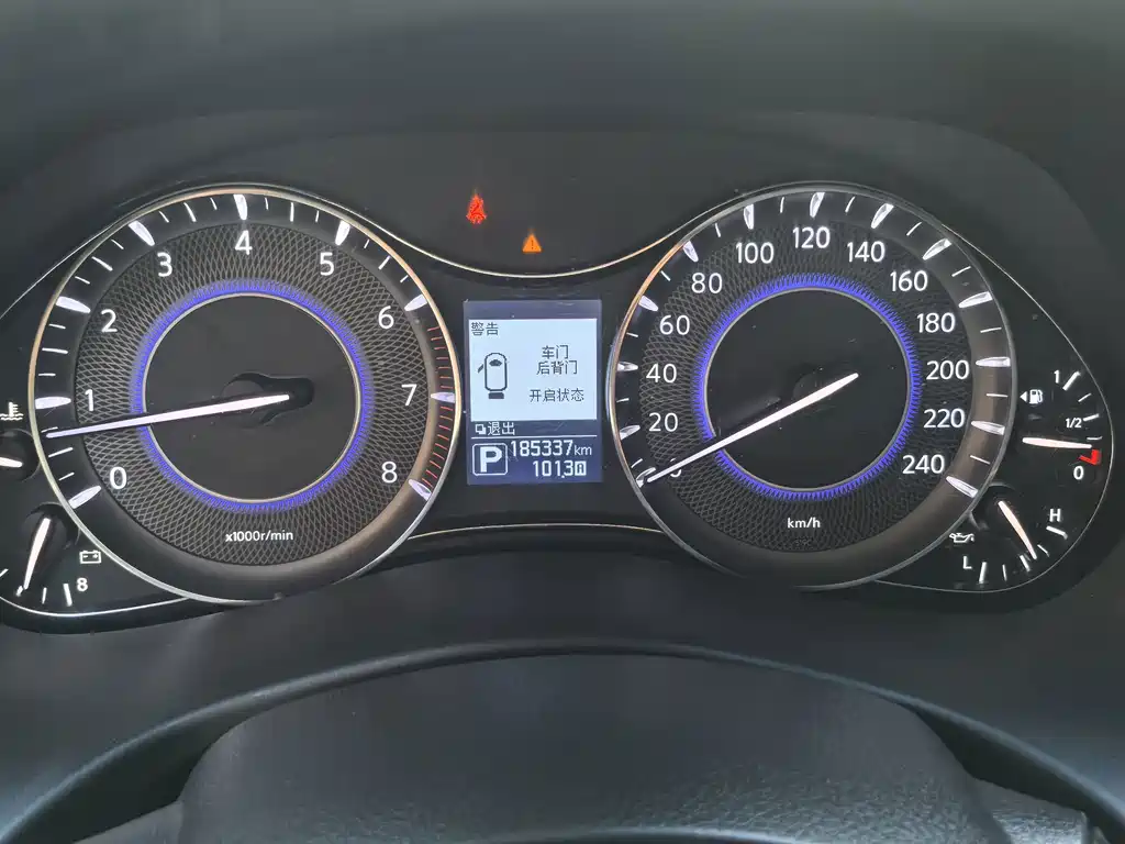 Infiniti QX80 — миниатюра 25