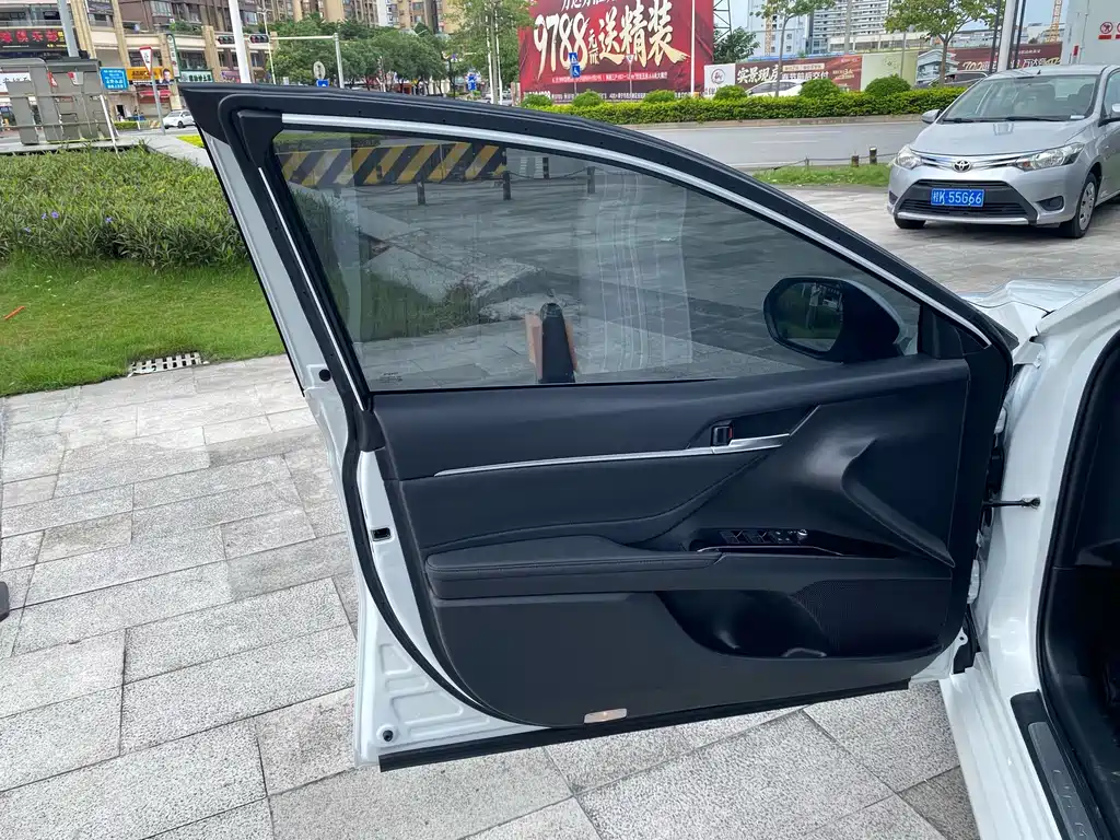 Toyota Camry — миниатюра 27