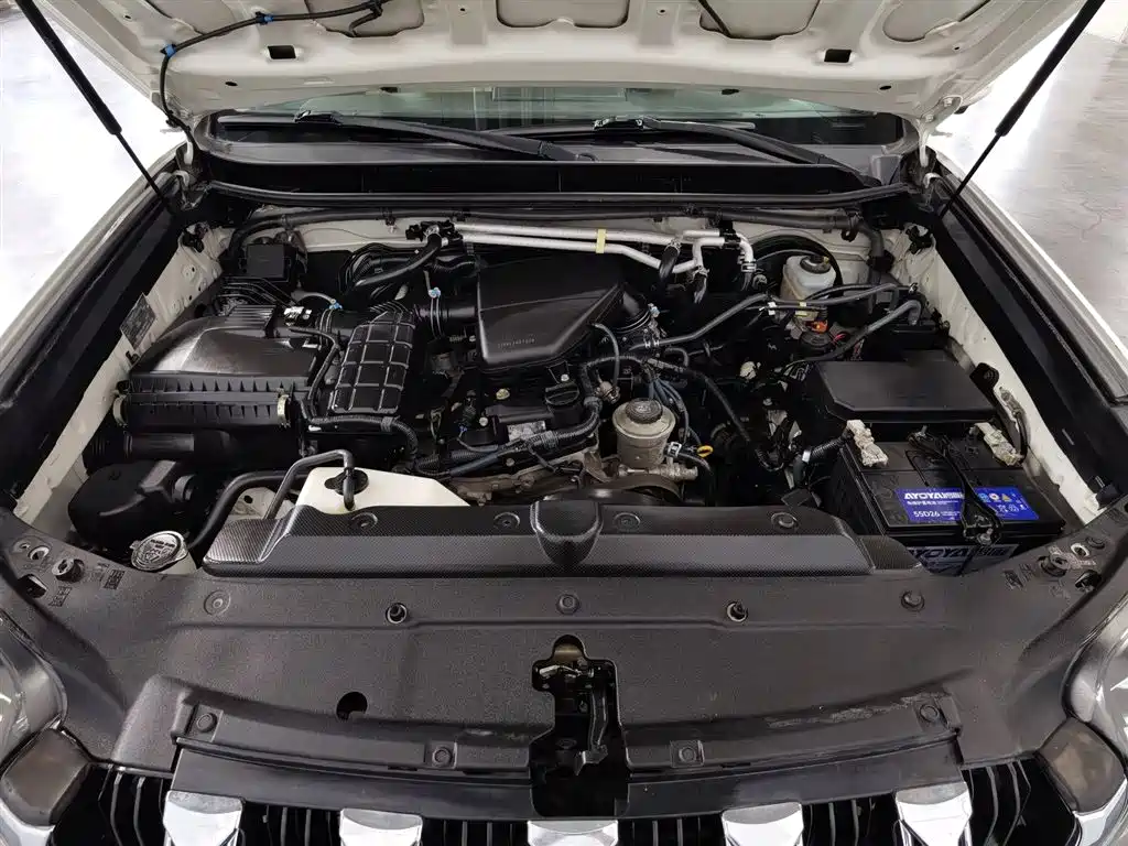 Toyota Land Cruiser Prado 2016 2.7L AT Luxury