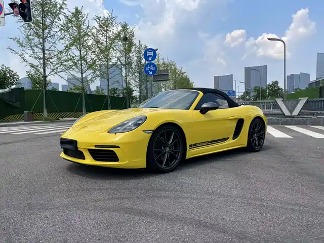 PORSCHE  718 2020