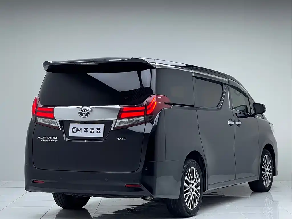Toyota Alphard — миниатюра 3