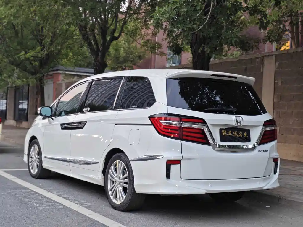 Honda Elysion — миниатюра 5