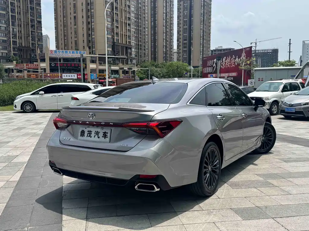 Toyota Avalon 2023 2.0L XLE Premium