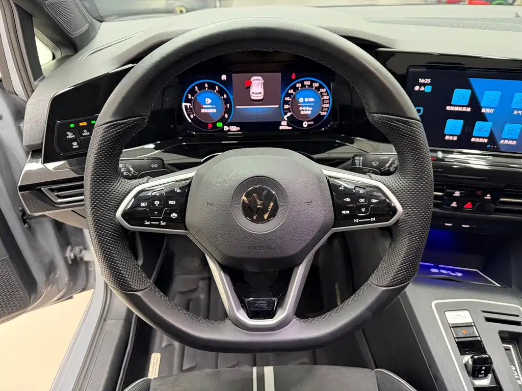 Volkswagen Golf — миниатюра 16