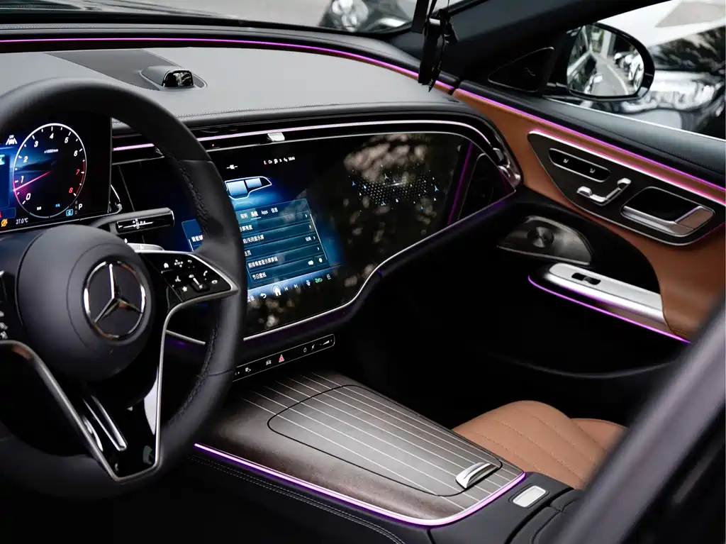 Mercedes-Benz E-Class — миниатюра 17