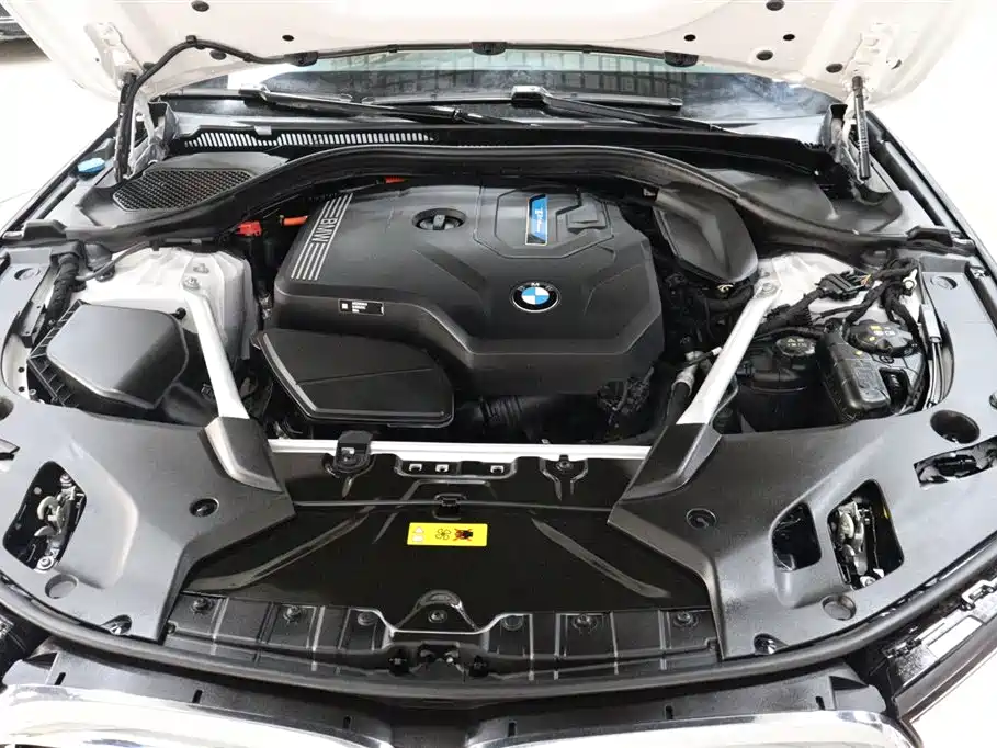 BMW 5 Series New Energy 535Le M Sport Package, фото 28