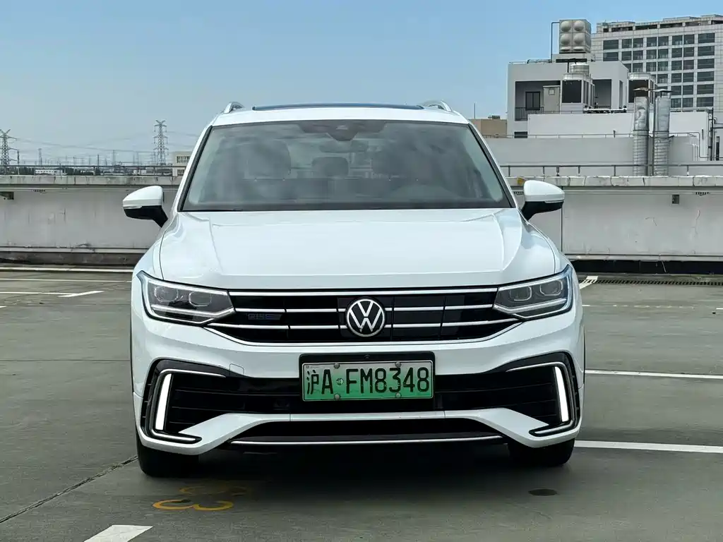 Volkswagen Tiguan L PHEV — миниатюра 2