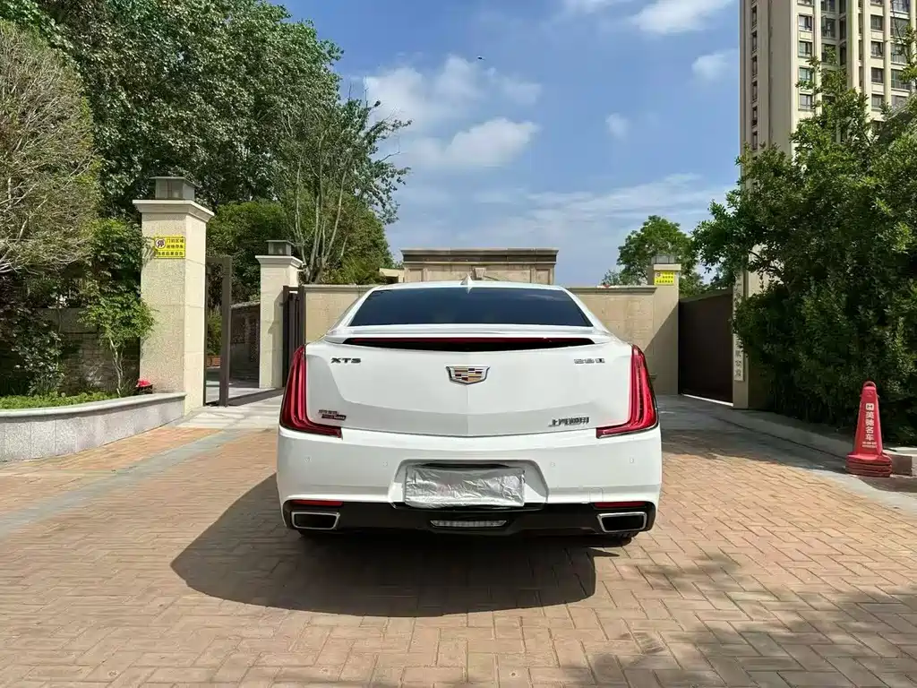 Cadillac XTS 2018 28T