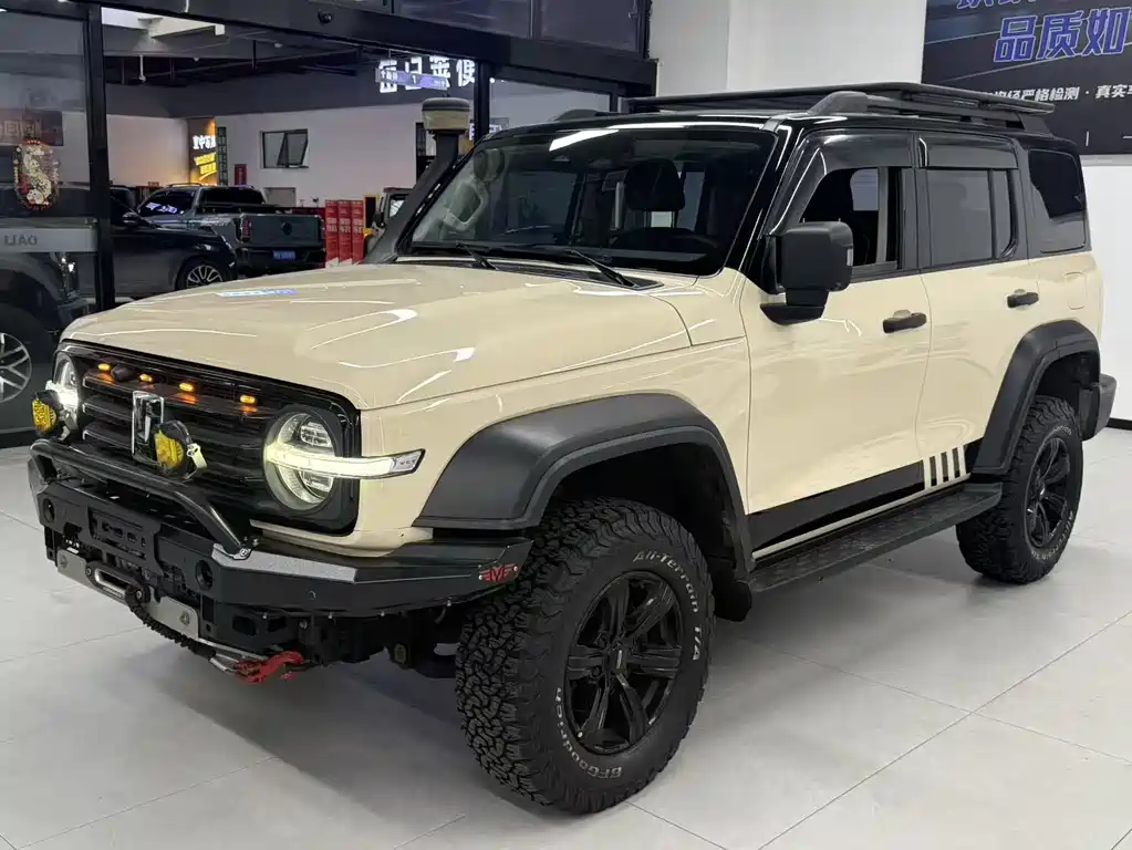 Tank Tank 300 2021