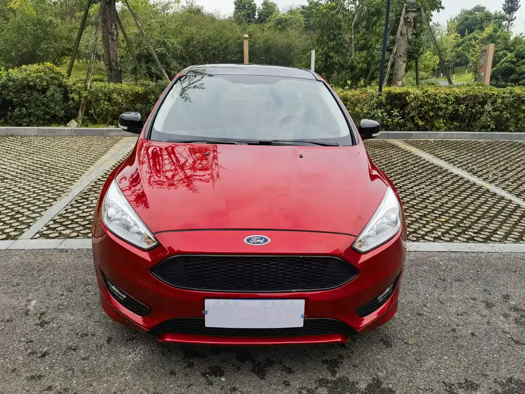 Ford Focus 2017 EcoBoost 180 AT Elite