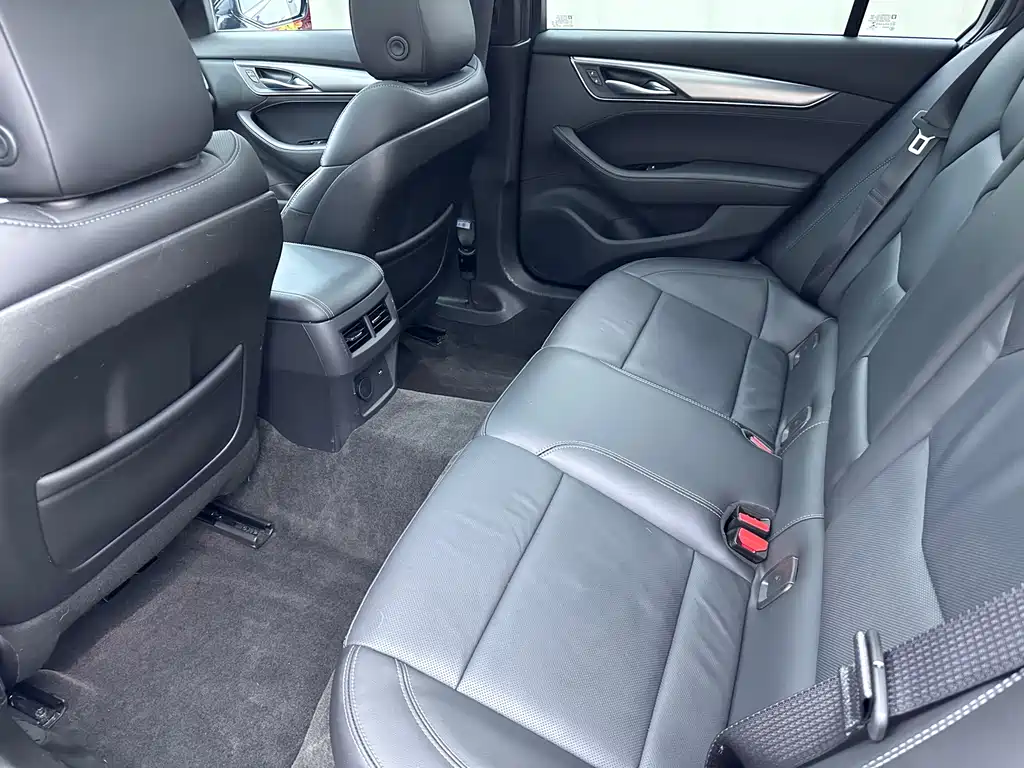 Cadillac CT5 — миниатюра 13