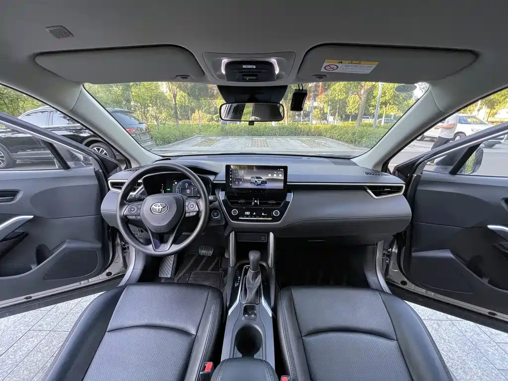 Toyota Corolla Cross — миниатюра 6