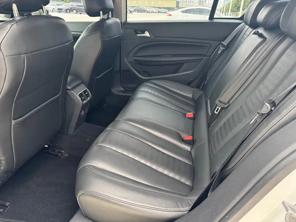 Peugeot 408 — миниатюра 9