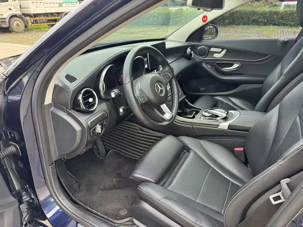 Mercedes-Benz C-Class — миниатюра 13