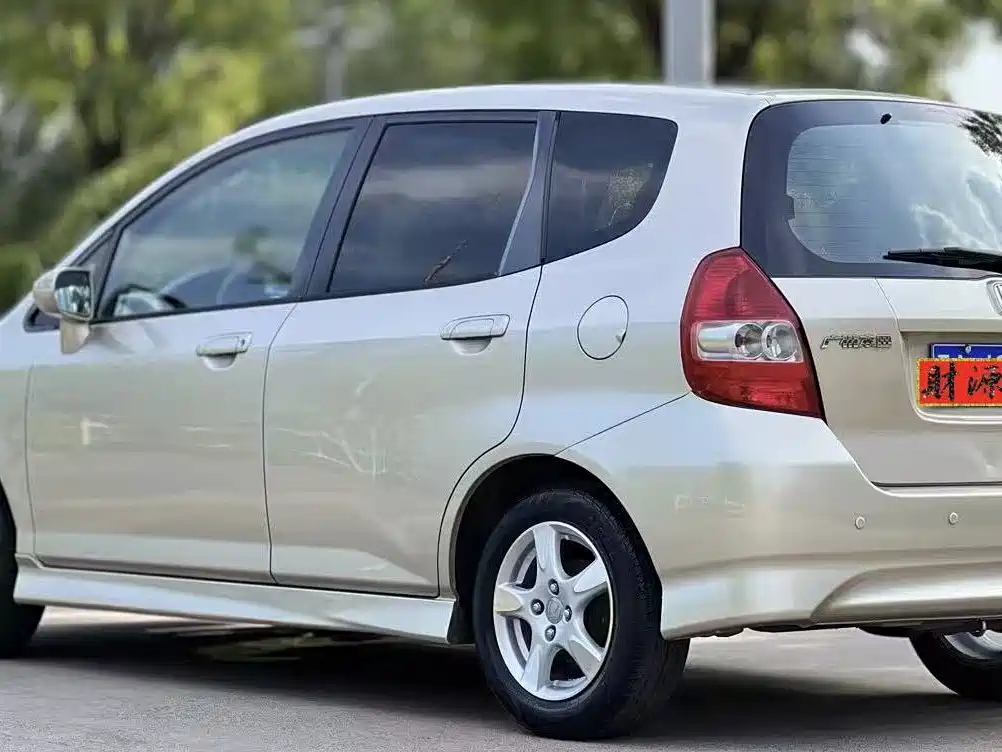 Honda Fit — миниатюра 7
