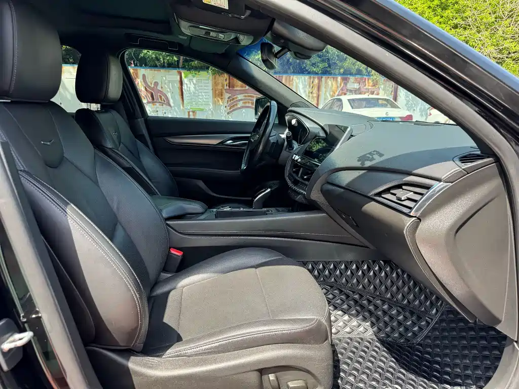 Cadillac CT5 — миниатюра 6