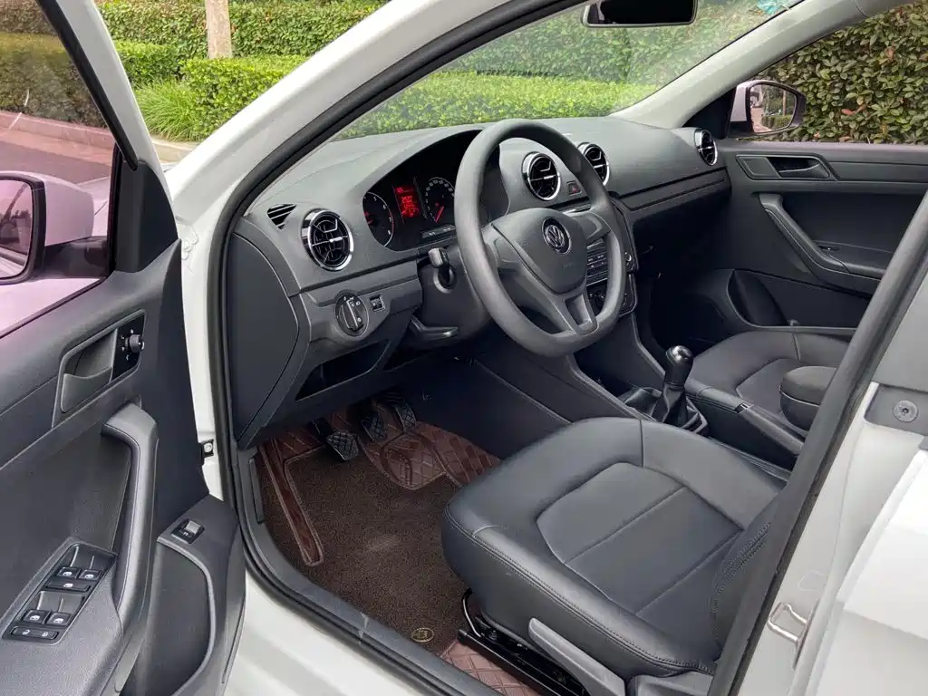Volkswagen Jetta — миниатюра 4